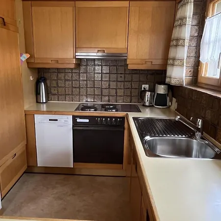 Akelei - Klein Appartement-fewo- Dusche Oder Bad- Wc 3-bettwohnung By Interhome * Цвайзиммен